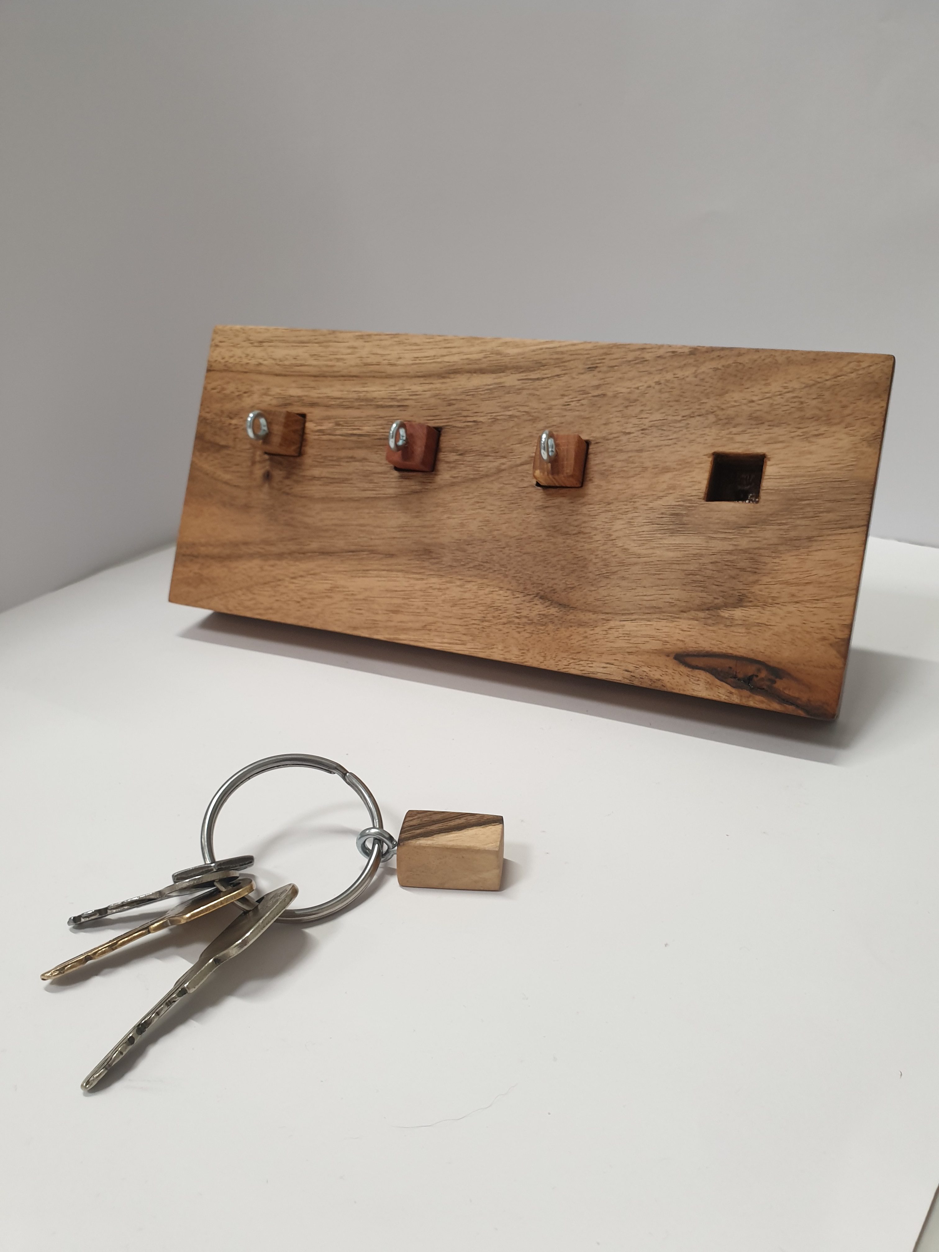 Schlüsselbrett mit Anhängerbits